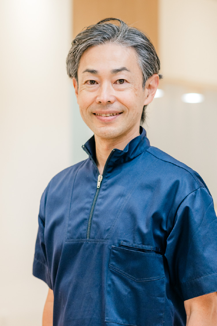 日本口腔インプラント学会専門医 院長 雨宮 啓