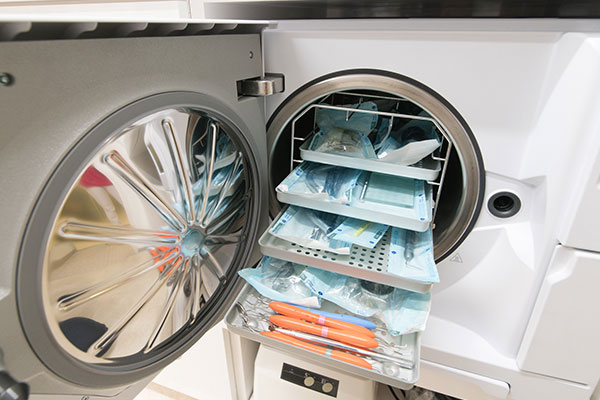 診療器具はタービンにいたるまで全て滅菌処理